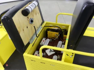 2025 Cushman® Minute Miser 24V Electric Utility Vehicle for Sale ( Safety Yellow) (5)