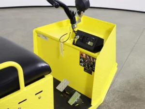 2025 Cushman® Minute Miser 24V Electric Utility Vehicle for Sale ( Safety Yellow) (6)